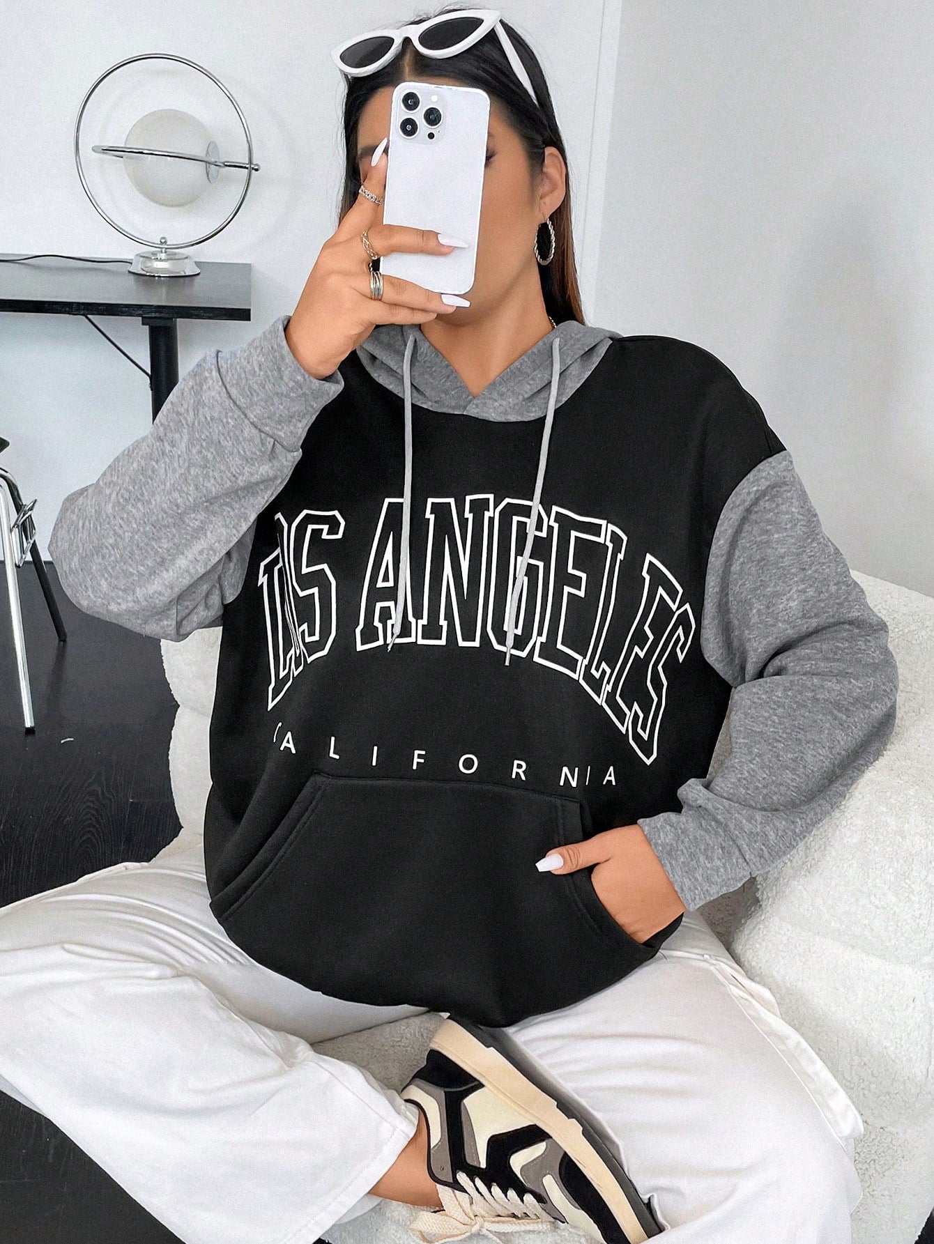 Plus Letter Graphic Colorblock Kangaroo Pocket Drawstring Thermal Hoodie